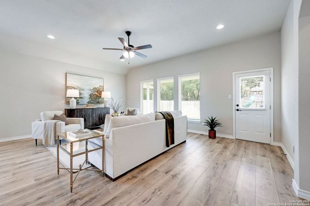 8942 Whimsey Ridge, Fair Oaks Ranch, TX 78015