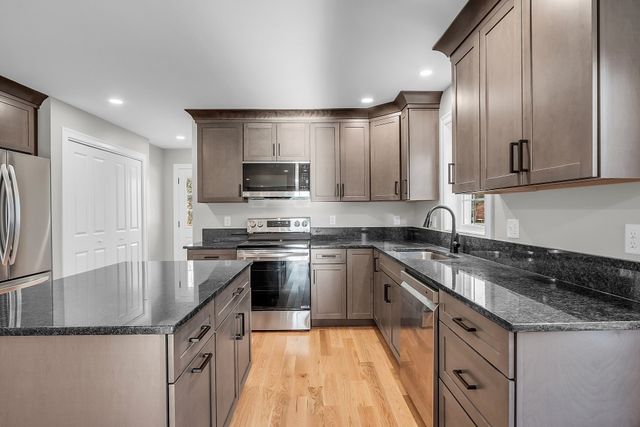 22 New York Street, Worcester, MA 01603