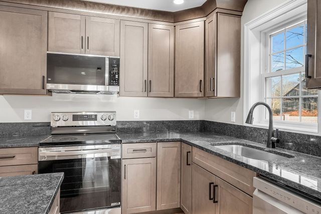 22 New York Street, Worcester, MA 01603