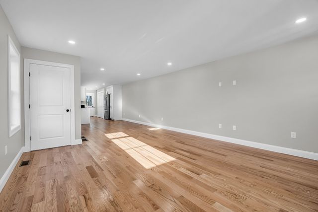 22 New York Street, Worcester, MA 01603