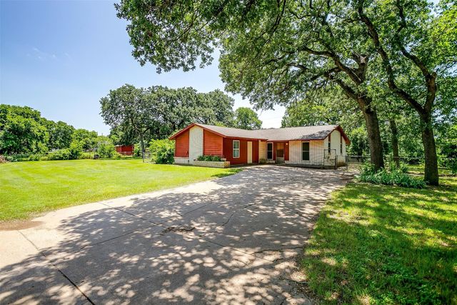 302 S Fox Lane, Burleson, TX 76028