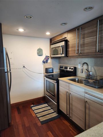 5401 Collins Avenue 1110, Miami Beach, FL 33140