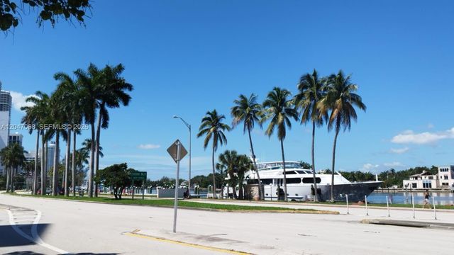 5401 Collins Avenue 1110, Miami Beach, FL 33140