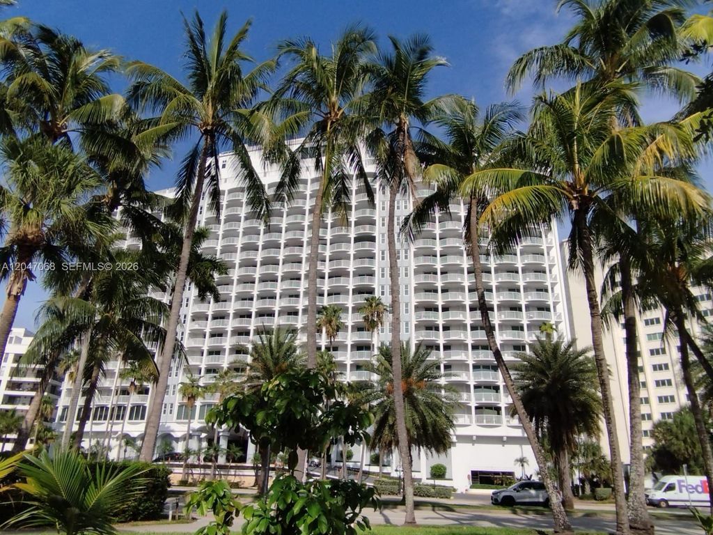 5401 Collins Avenue 1110, Miami Beach, FL 33140