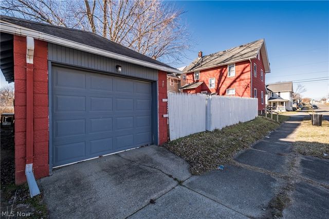 1000 Arlington Avenue SW, Canton, OH 44710