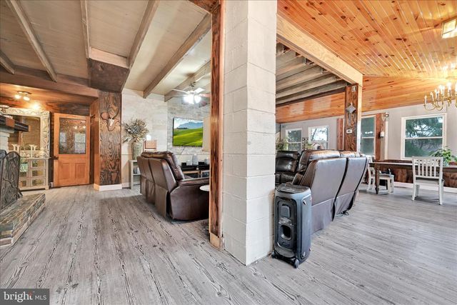 2460 GRANDVIEW AVE, Reading, PA 19606