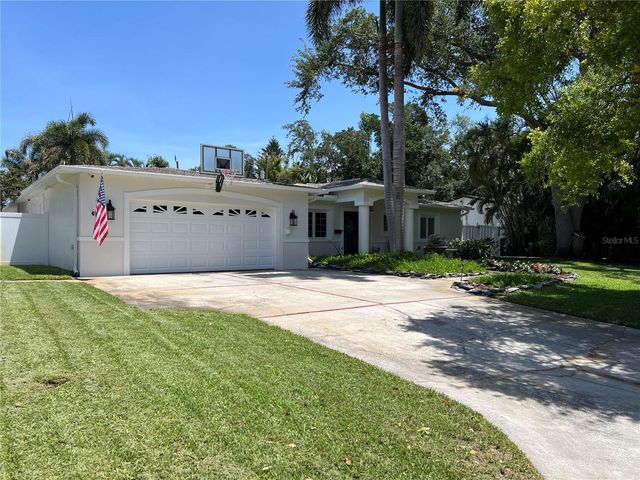 146 GIRALDA BOULEVARD NE, St Petersburg, FL 33704