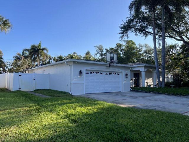 146 GIRALDA BOULEVARD NE, St Petersburg, FL 33704
