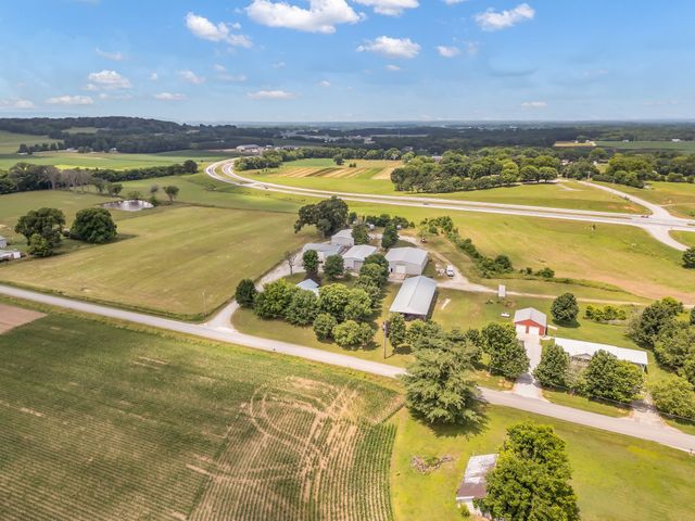 184 Buncombe Rd, Belvidere, TN 37306