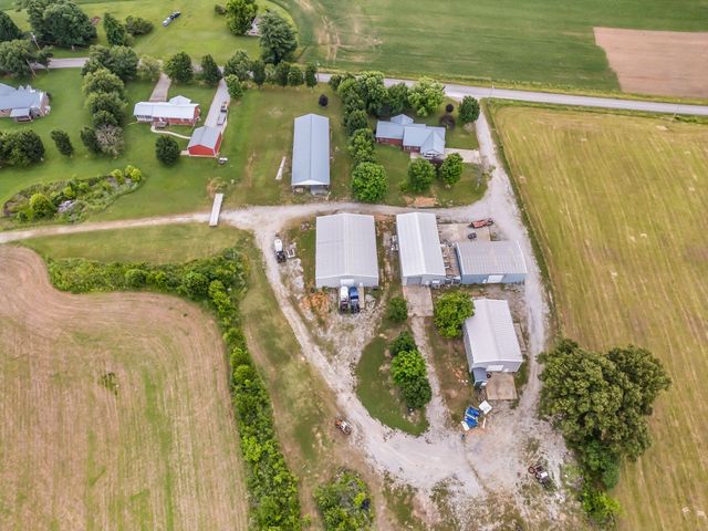 184 Buncombe Rd, Belvidere, TN 37306