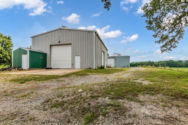 184 Buncombe Rd, Belvidere, TN 37306