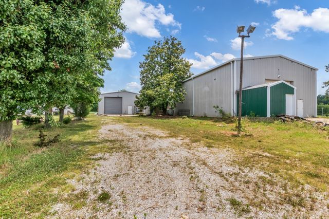 184 Buncombe Rd, Belvidere, TN 37306