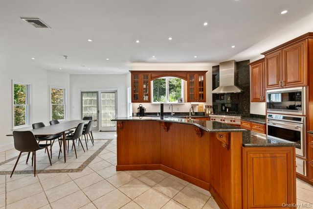 4 Beaver Pond Court, Stony Point, NY 10980