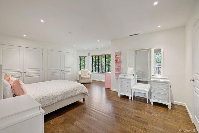 4 Beaver Pond Court, Stony Point, NY 10980