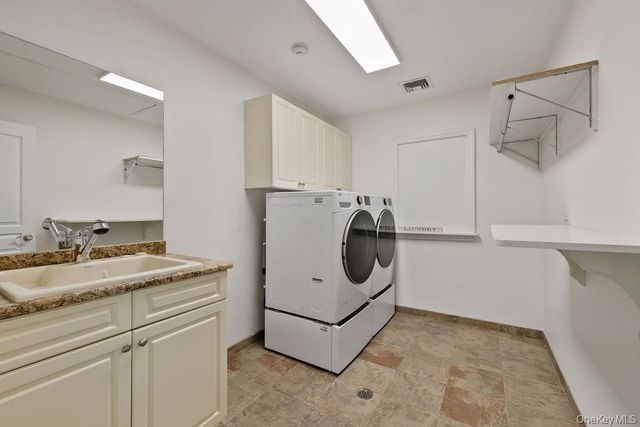 4 Beaver Pond Court, Stony Point, NY 10980