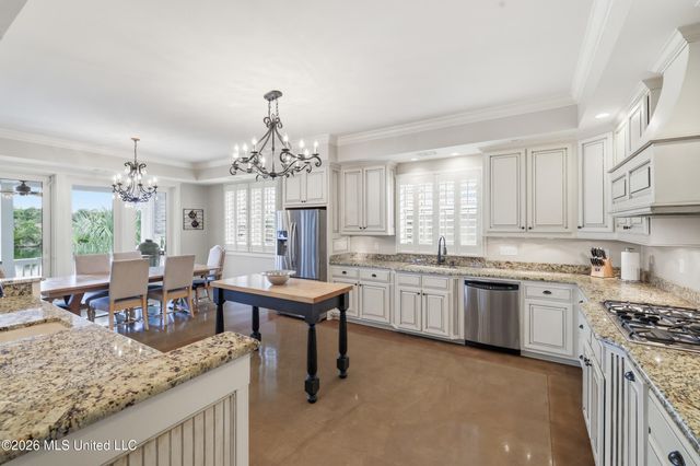 68 Bayou Circle, Gulfport, MS 39507