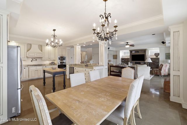68 Bayou Circle, Gulfport, MS 39507