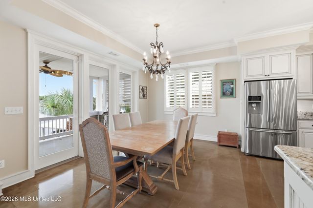 68 Bayou Circle, Gulfport, MS 39507