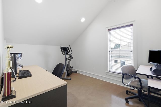 68 Bayou Circle, Gulfport, MS 39507