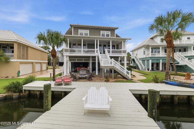 68 Bayou Circle, Gulfport, MS 39507