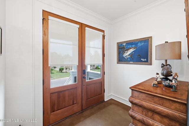 68 Bayou Circle, Gulfport, MS 39507