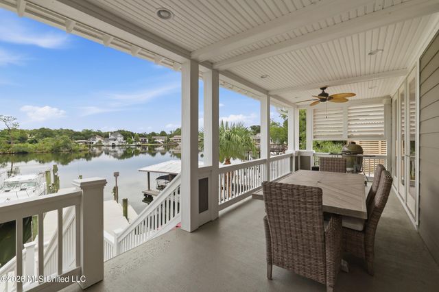 68 Bayou Circle, Gulfport, MS 39507