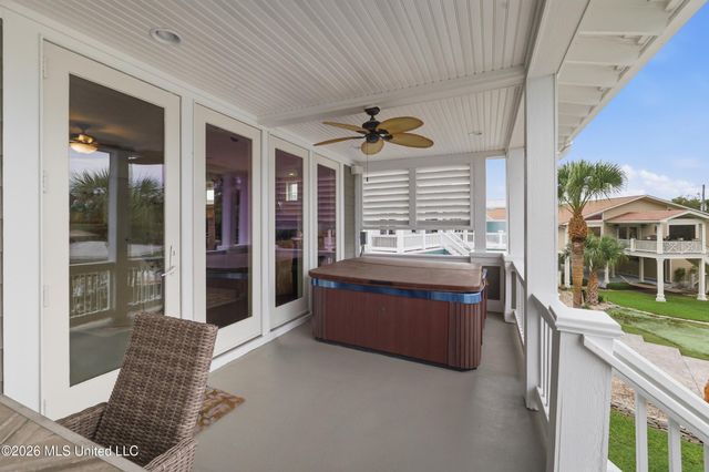 68 Bayou Circle, Gulfport, MS 39507