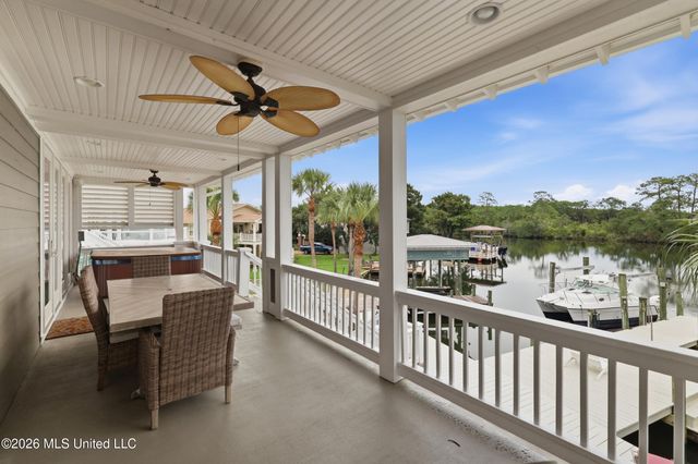 68 Bayou Circle, Gulfport, MS 39507