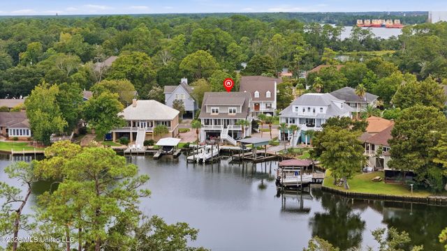 68 Bayou Circle, Gulfport, MS 39507