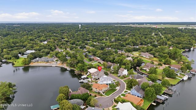 68 Bayou Circle, Gulfport, MS 39507