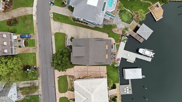 68 Bayou Circle, Gulfport, MS 39507