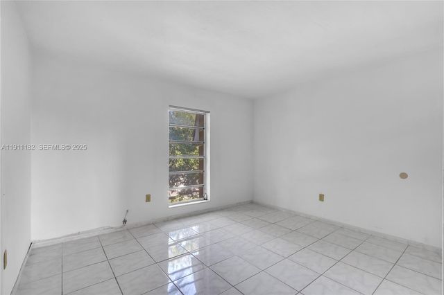 1330 W 54th Street 302C, Hialeah, FL 33012