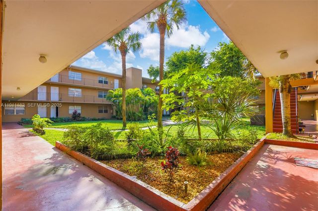 1330 W 54th Street 302C, Hialeah, FL 33012