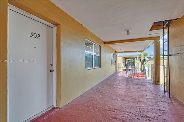1330 W 54th Street 302C, Hialeah, FL 33012