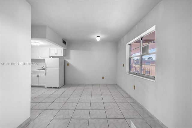 1330 W 54th Street 302C, Hialeah, FL 33012
