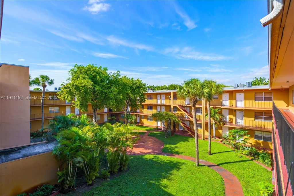 1330 W 54th Street 302C, Hialeah, FL 33012