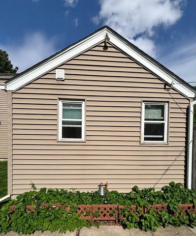 404 Cedar Street, Three Oaks, MI 49128