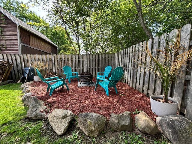 404 Cedar Street, Three Oaks, MI 49128