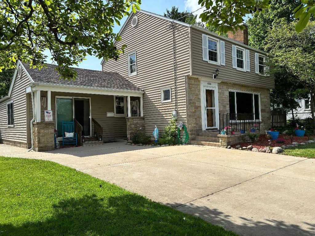 404 Cedar Street, Three Oaks, MI 49128