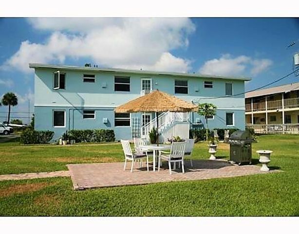 737 Hummingbird Way 16, North Palm Beach, FL 33408