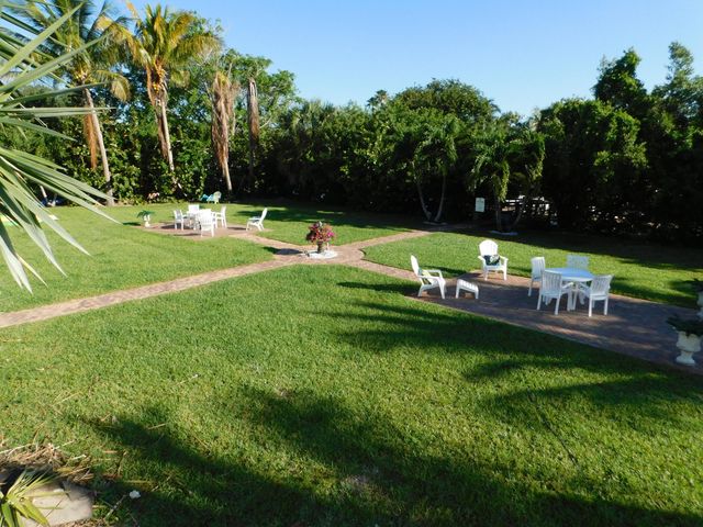 737 Hummingbird Way 16, North Palm Beach, FL 33408