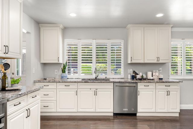 590 Kevington Ct, Sacramento, CA 95864