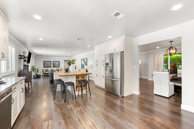590 Kevington Ct, Sacramento, CA 95864