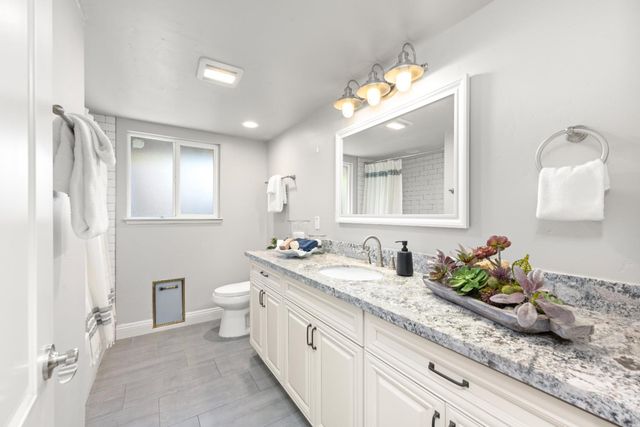 590 Kevington Ct, Sacramento, CA 95864
