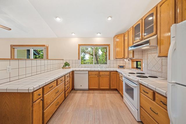 3120 Verde Robles Ct, Camino, CA 95709