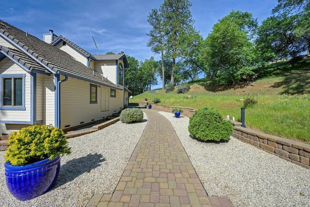 3120 Verde Robles Ct, Camino, CA 95709