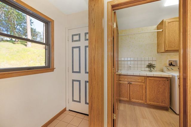 3120 Verde Robles Ct, Camino, CA 95709