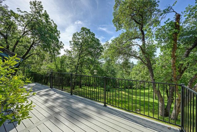 3120 Verde Robles Ct, Camino, CA 95709