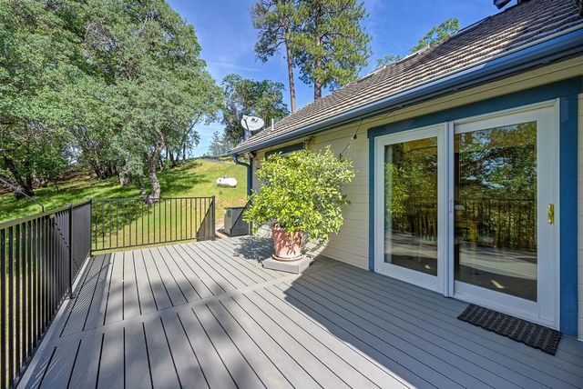 3120 Verde Robles Ct, Camino, CA 95709