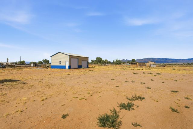 8 Lavanda Lane, Los Lunas, NM 87031